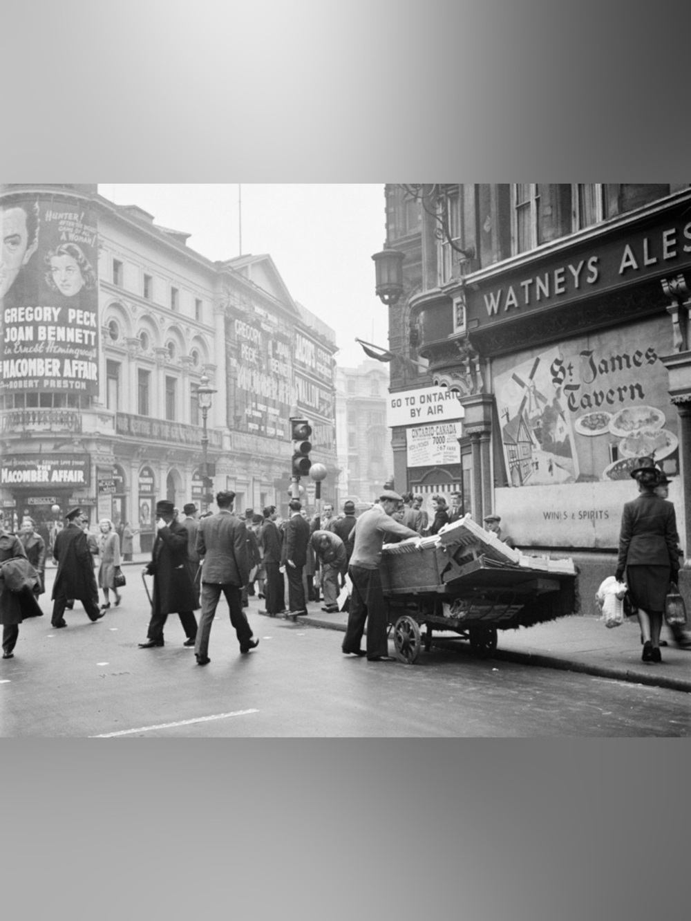 1947 Piccadilly Circus Street Vendors London UK 8x10 Photo Print